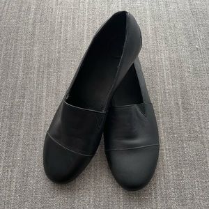 Penner real authentic leather flats, never worn, size 8